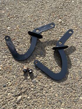 65405-b5000 Nissan Hood Hinges And Bolts 2 Driver Passenger Datsun 620 Oem Bonnet