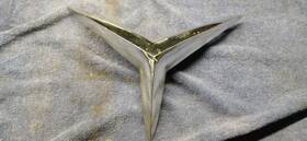 299188 Studebaker Early 1953 Coupes And Hardtops C&k Tri-star Hood Emblem