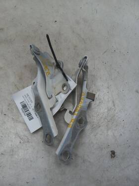 118.to1503 Toyota 2003 4 Runner Sr5 Hood Hinge Pair Wht-056 118.to1503 Toyota 2003 4 Runner Sr5 Hood Hinge Pair Wht-056