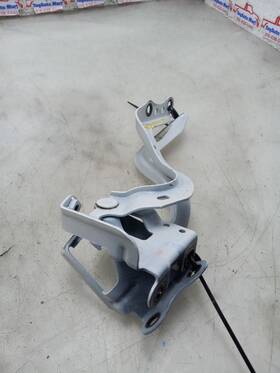 118.to1i22 Toyota 22 Prius L Hood Hinge Pair Wht-089