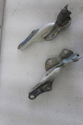 118.to1s05 Toyota 2001 2002 2003 2004 2005 2006 2007 Sequoia Hood Hinges Brackets