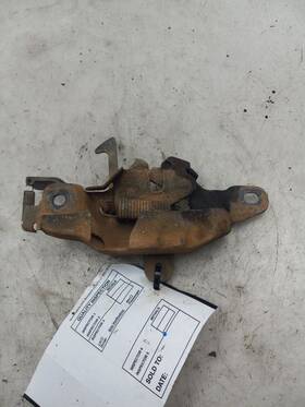181.to1596 Toyota 1996 4 Runner Hood Latch