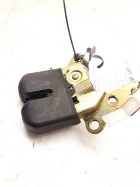 181.to1l00 Toyota 00-05 Celica Decklid Latch