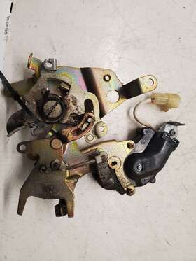 69040-28060 Toyota Previa Truck Latch And Electric Actuator Assy 1993-1997