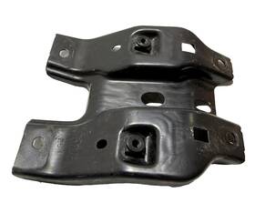 561-805-567 Volkswagen Passat Front Hood Lock Center Support Carrier Bracket Oem 2016-2019