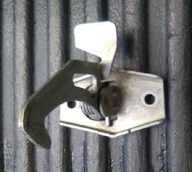 1334954 Volvo Very Good Oem 1988-97 960 Safety Release Hood Latch Catch Hook