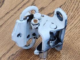 1355200 Volvo 240 244 245 Oem Driver Side Lower Door Hinge 1975-1993 Left Paint Code 189