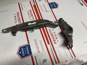 31250186 Volvo 31385811 Xc70 S80 V70 Right Passenger Side Hood Hinge Color Code 472