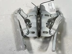 23-26 Kia Sportage Front Left & Right Hood Bonnet Hinges Bracket White # 109180. Fixed Price $96.80.