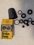 Jaguar XK120 Dual Master Cyl Lockheed Seal Kit. Fixed Price $40.00.
