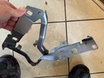 Land Rover Discovery 5 HY3216801D Left Bonnet Hinge Next Day Delivery. Fixed Price $47.02.