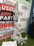 2020 Mini Cooper Contrymn Hood Hinge Rh PN:7388104 Oem. Fixed Price $40.34.